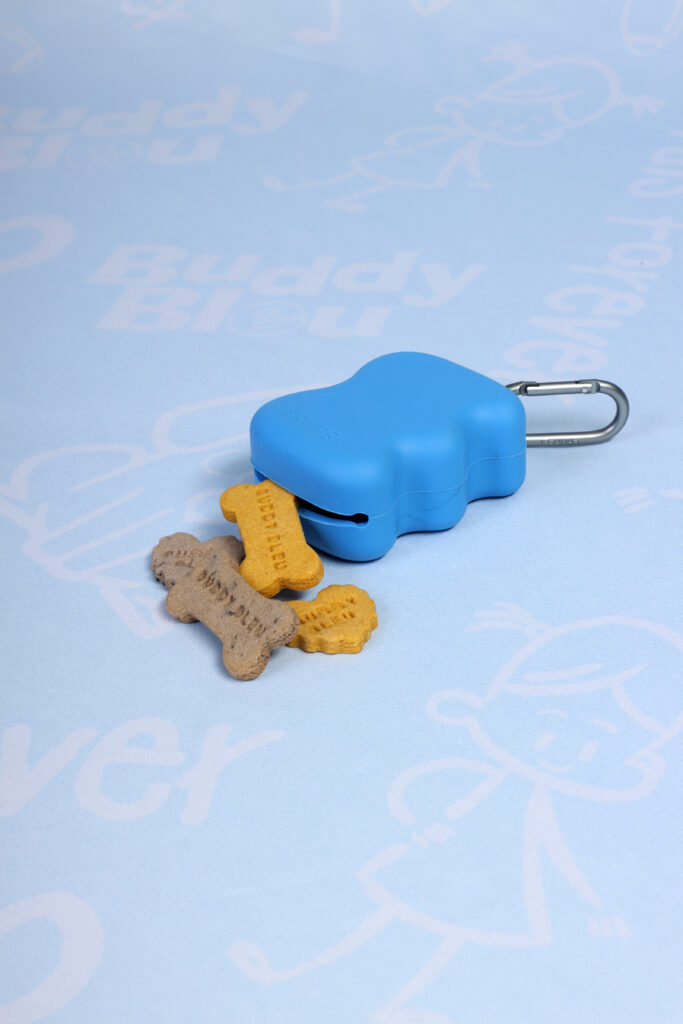 Buddy Bleu Flip Travel Water Bottle and Treat Dispenser Set - Image 4