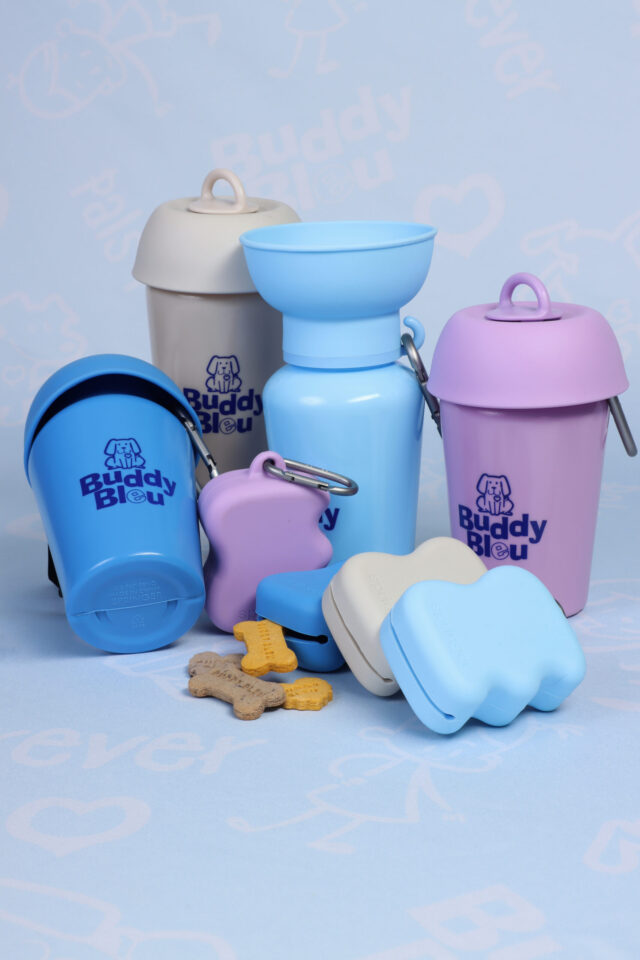 Buddy Bleu Flip Travel Water Bottle and Treat Dispenser Set
